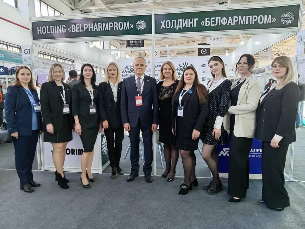 Сотрудники "Минскинтеркпс" на выставке в Кыргызстане